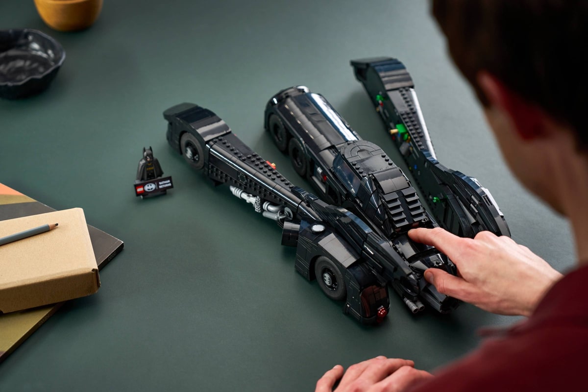 LEGO® 76355 Batmobil z filmu Powrót Batmana - zdjęcie 8