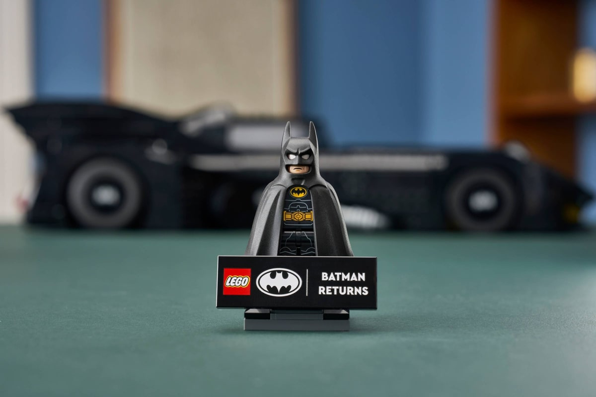LEGO® 76355 Batmobil z filmu Powrót Batmana - zdjęcie 10