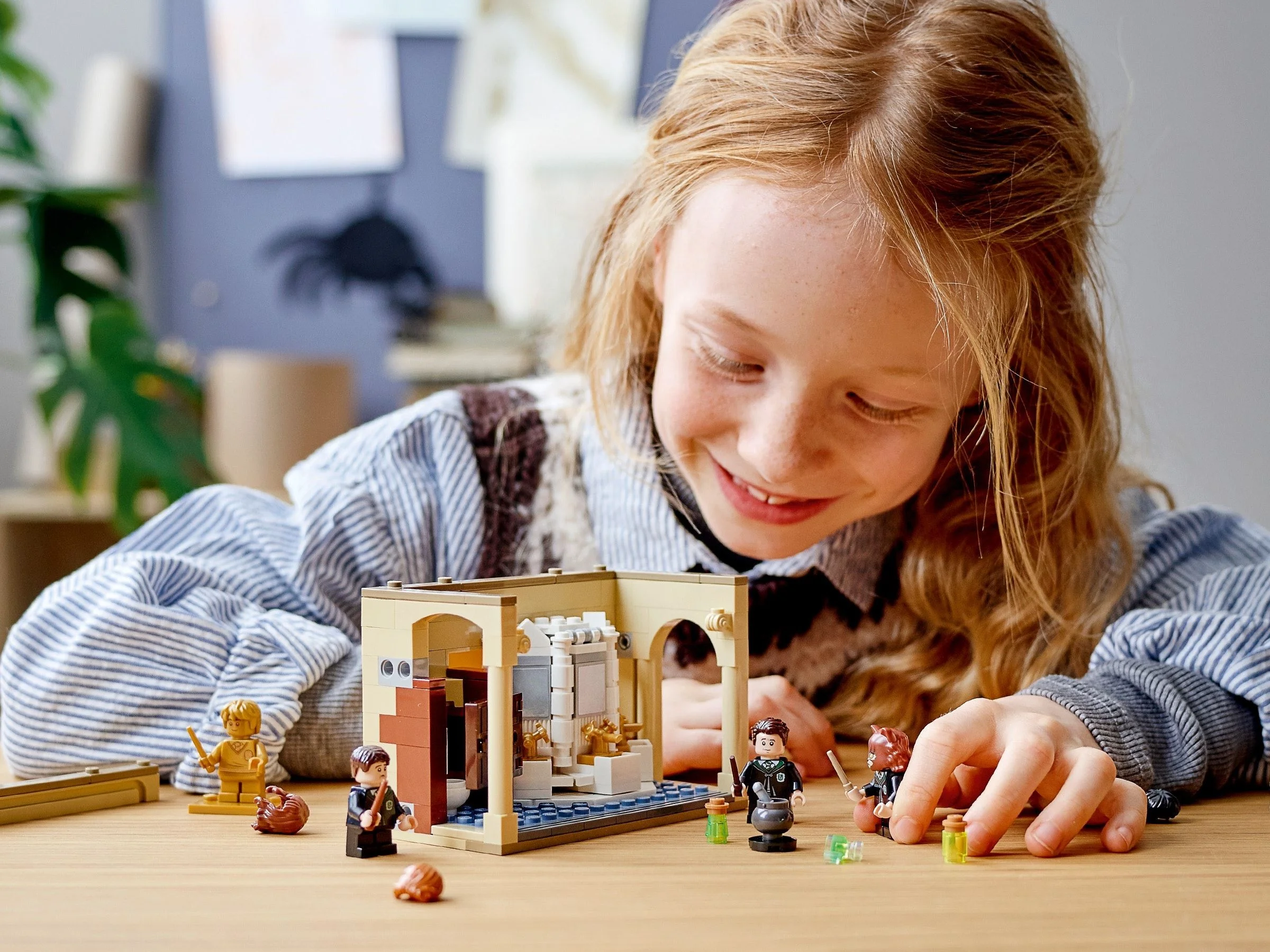 LEGO® 76386 Hogwart™: pomyłka z eliksirem wielosokowym - zdjęcie 9