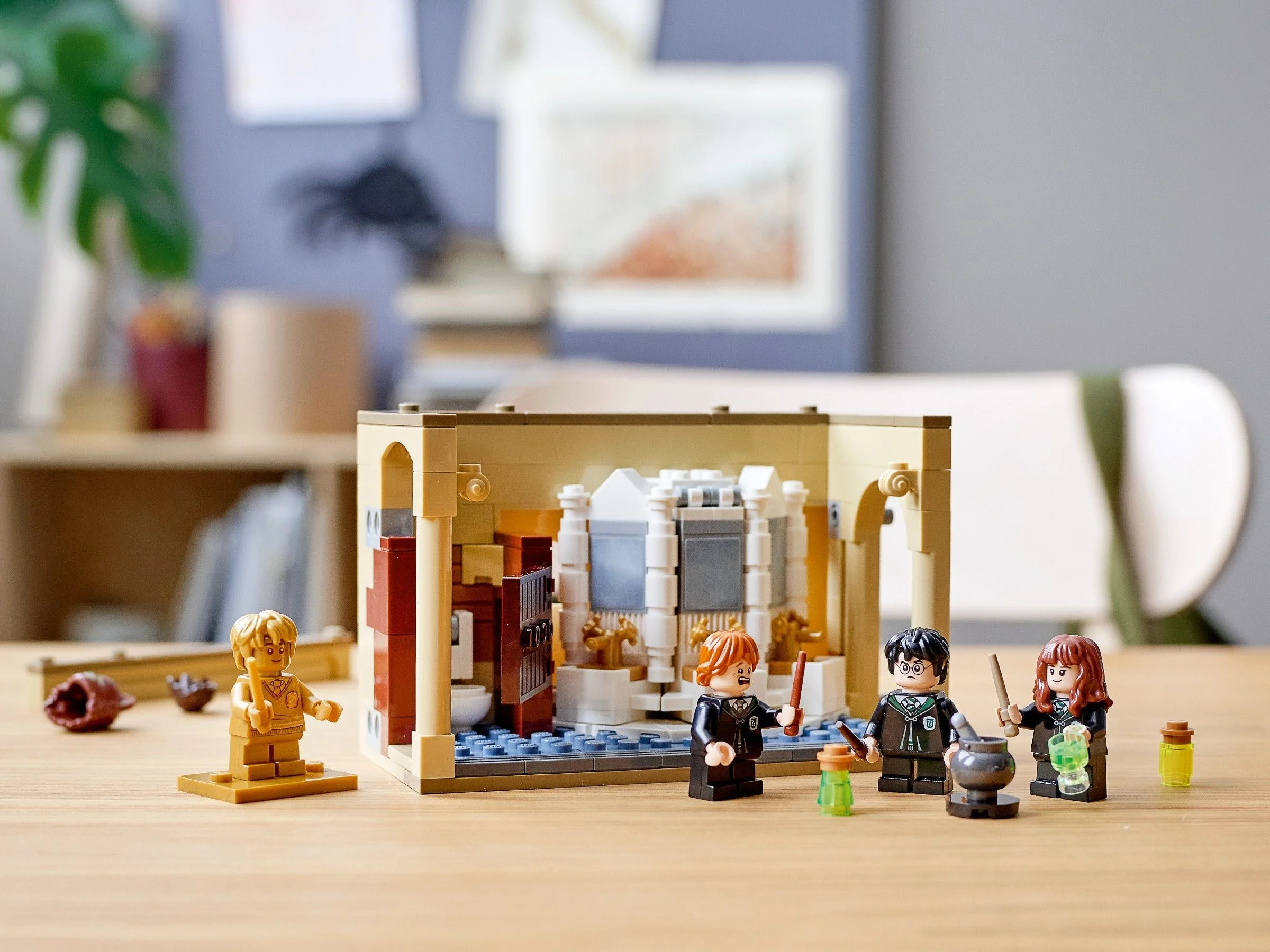 LEGO® 76386 Hogwart™: pomyłka z eliksirem wielosokowym - zdjęcie 10