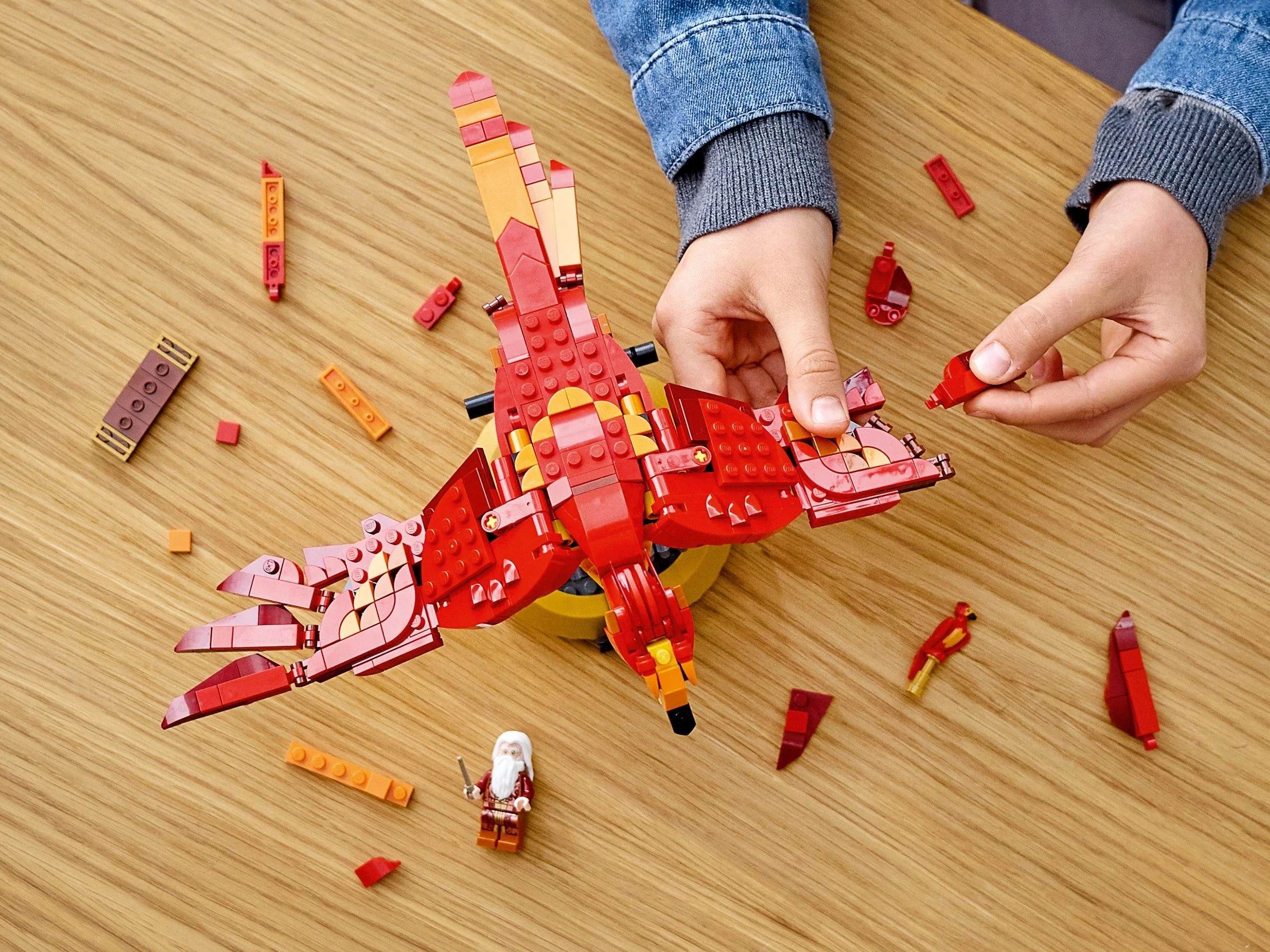 LEGO® 76394 Harry Potter Fawkes, feniks Dumbledore'a - zdjęcie 6