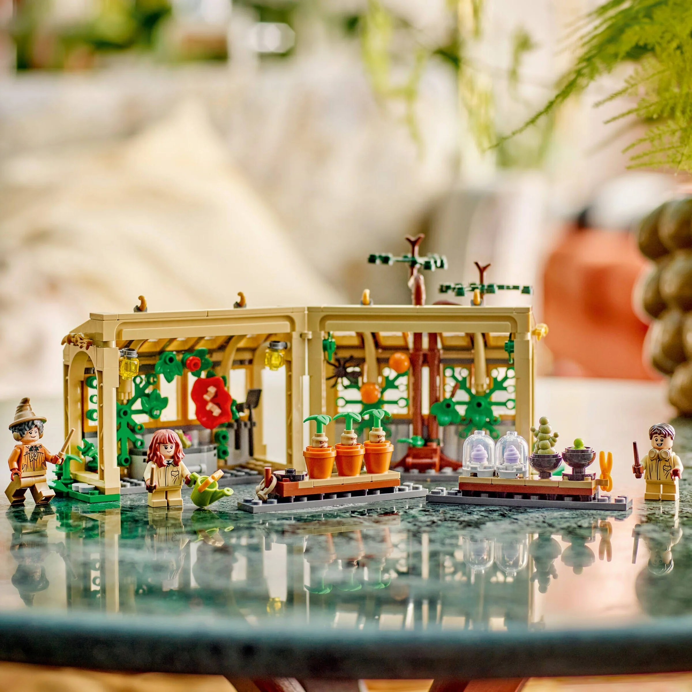 LEGO® 76445 LEG 76445 Zamek Hogwart™: zajęcia z zielarstwa - zdjęcie 8