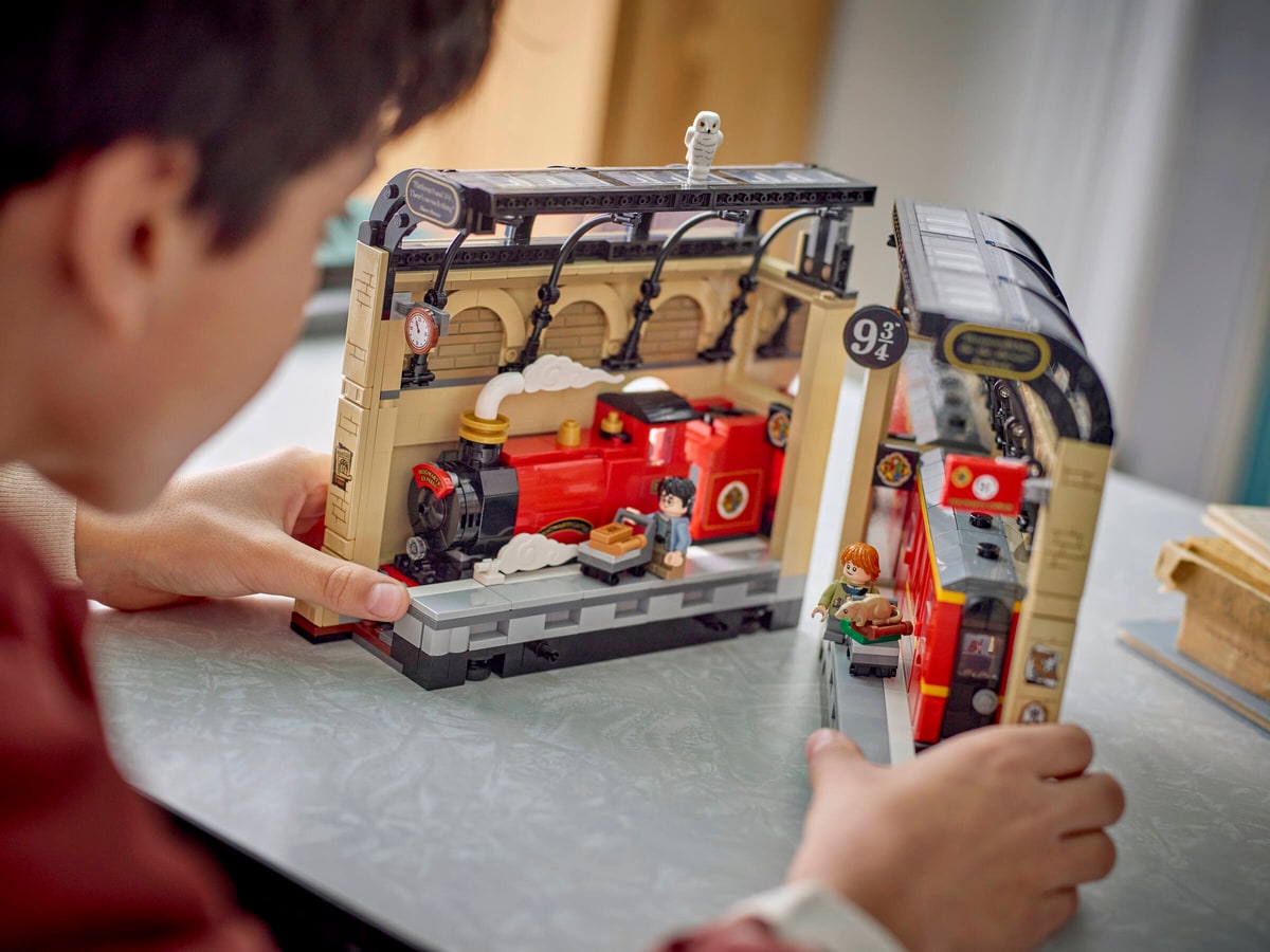 LEGO® 76450 Book nook: Ekspres do Hogwartu - zdjęcie 12