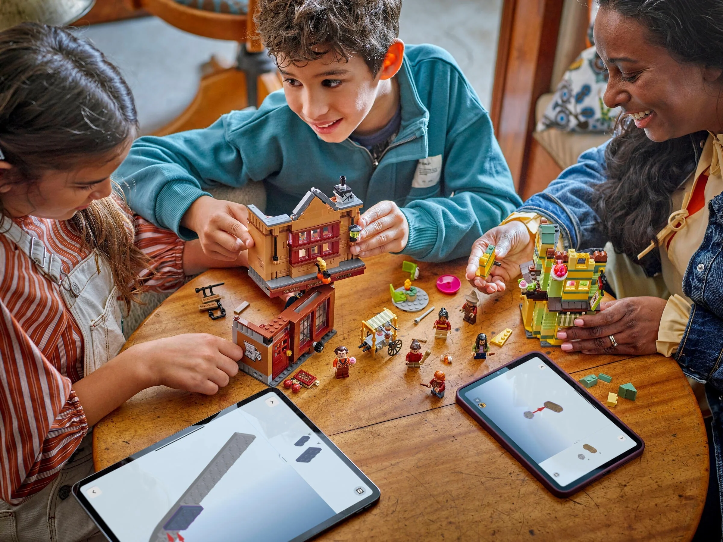 LEGO® 76452 Markowy sprzęt do quidditcha™ i lodziarnia - zdjęcie 4