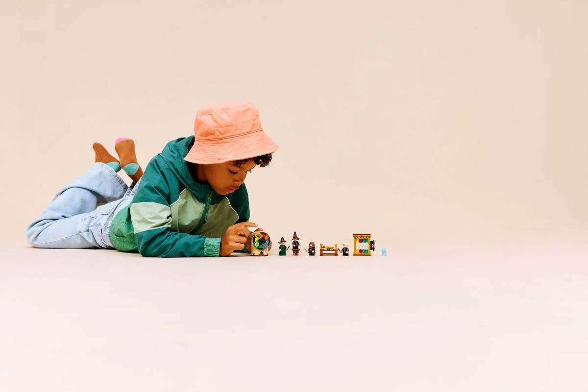 LEGO® 76460 LEGO Harry Potter Zamek Hogwart: Ceremonia przydziału - zdjęcie 12