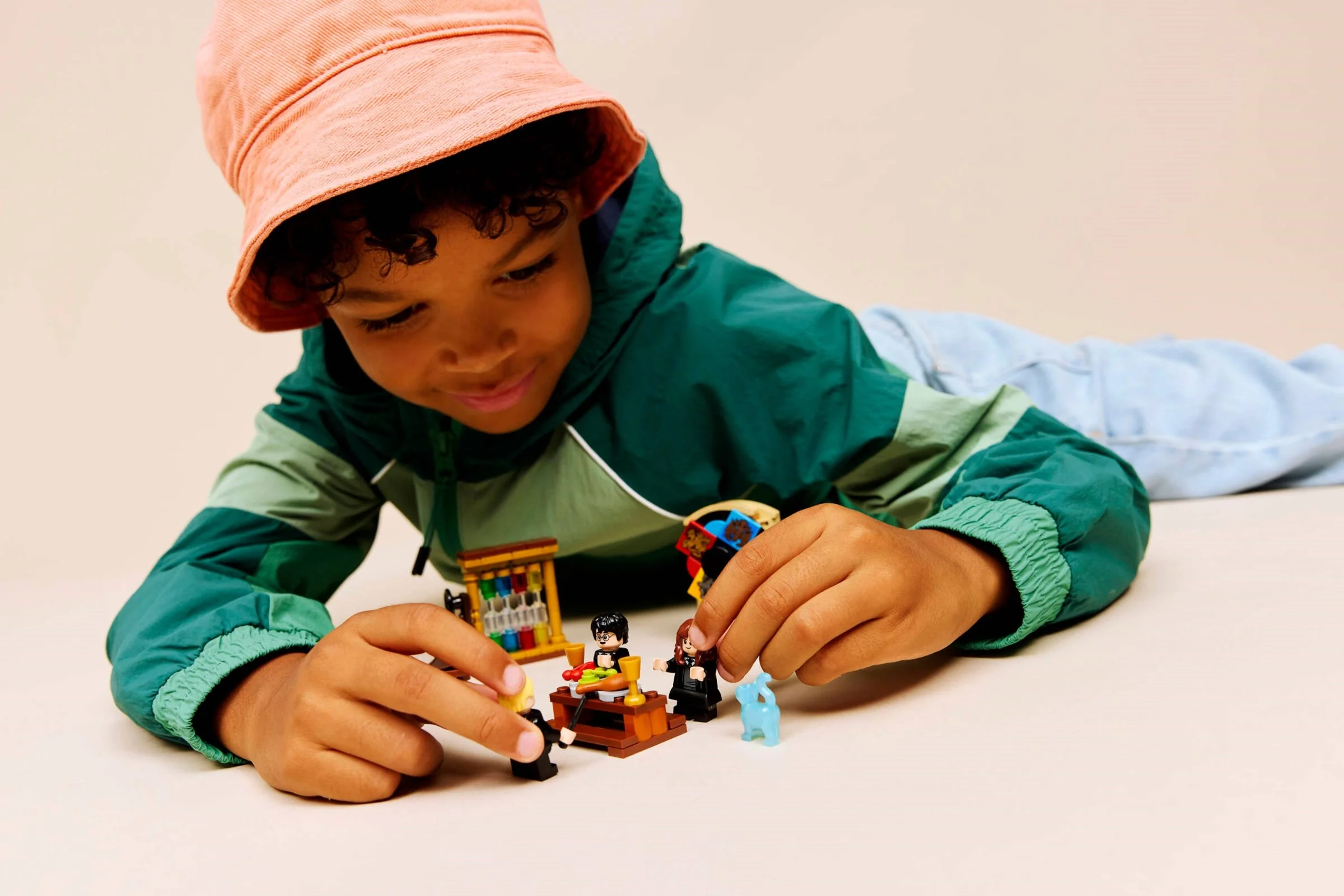 LEGO® 76460 LEGO Harry Potter Zamek Hogwart: Ceremonia przydziału - zdjęcie 14