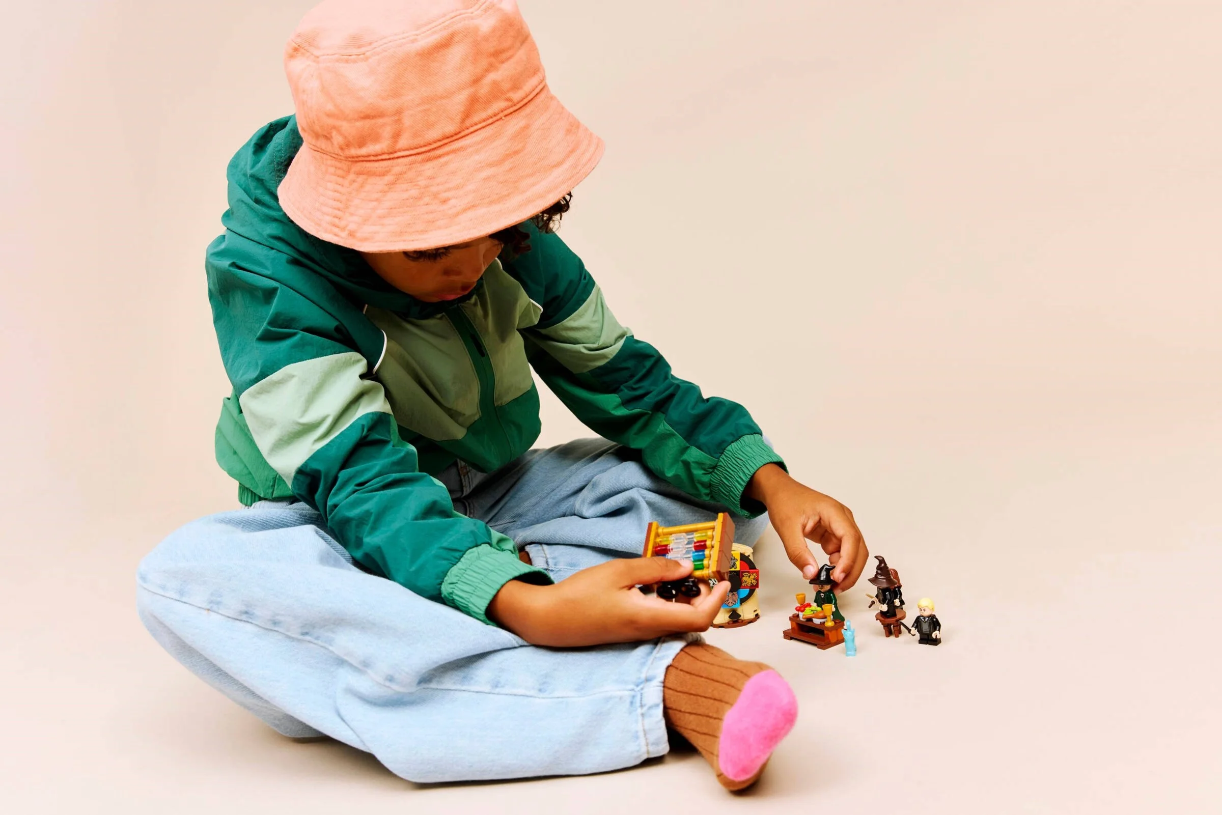 LEGO® 76460 LEGO Harry Potter Zamek Hogwart: Ceremonia przydziału - zdjęcie 15