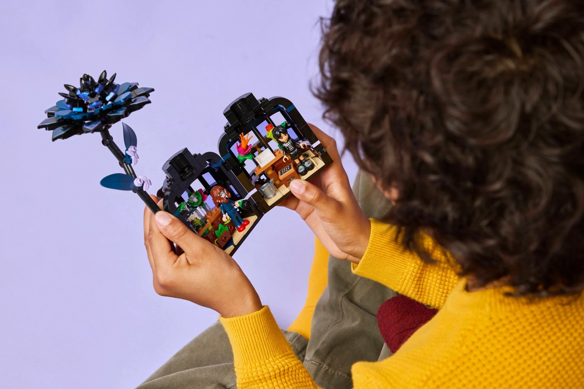 LEGO® 76784 Kwiat czarnej dalii - zdjęcie 8