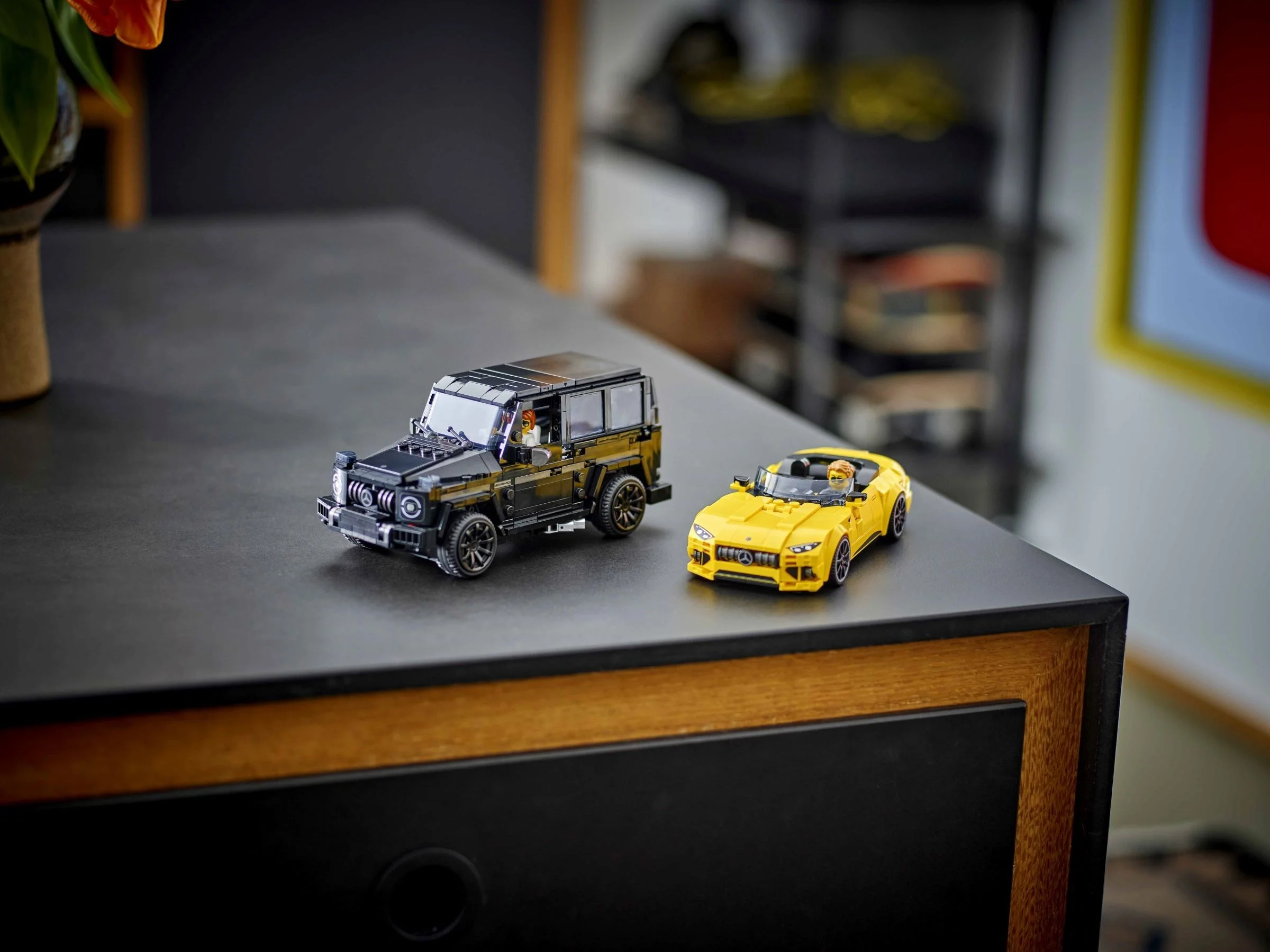 LEGO® 76924 Mercedes-AMG G 63 i AMG SL 63 - zdjęcie 10