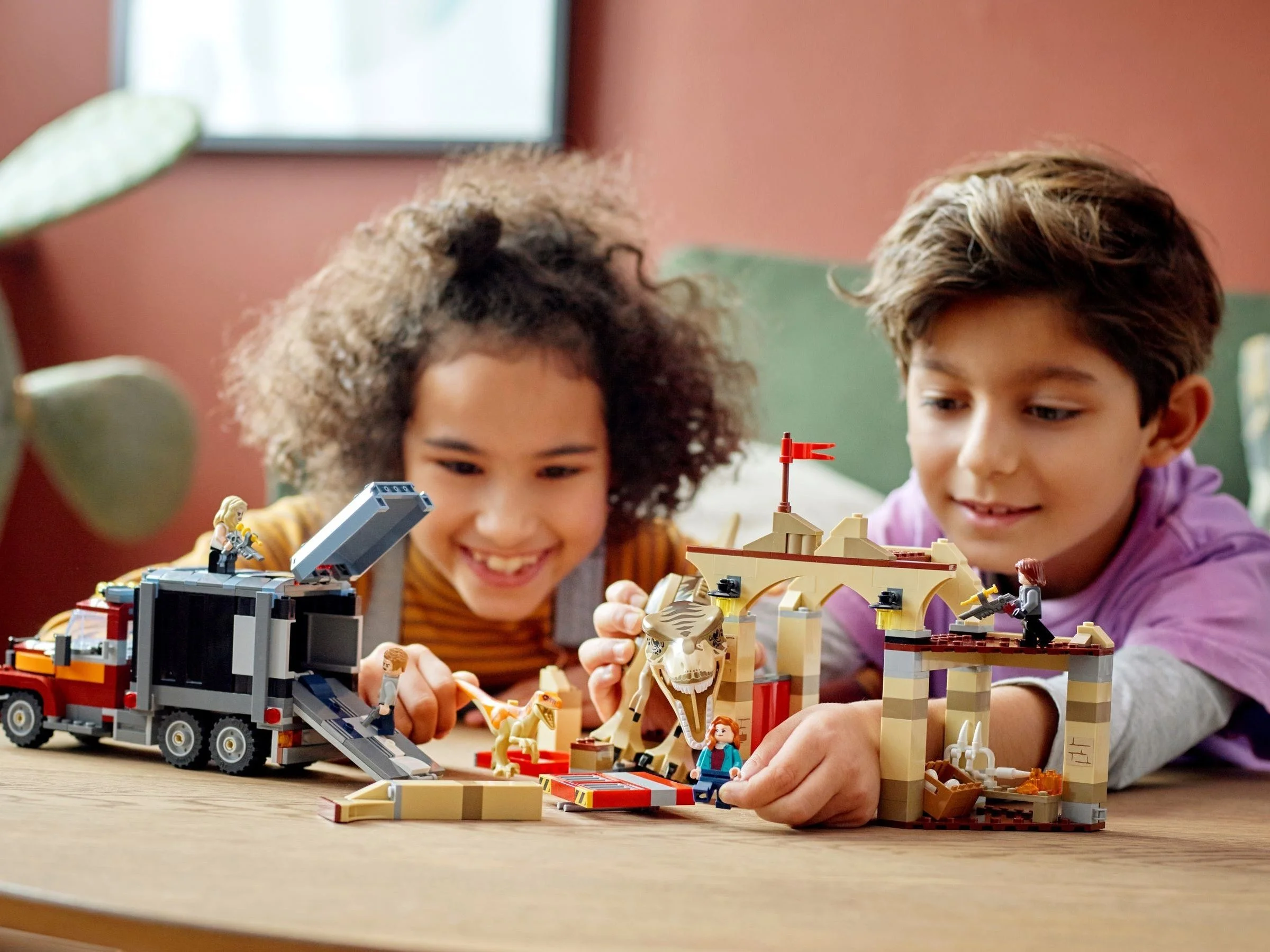 LEGO® 76948 Ucieczka tyranozaura i atrociraptora - zdjęcie 9