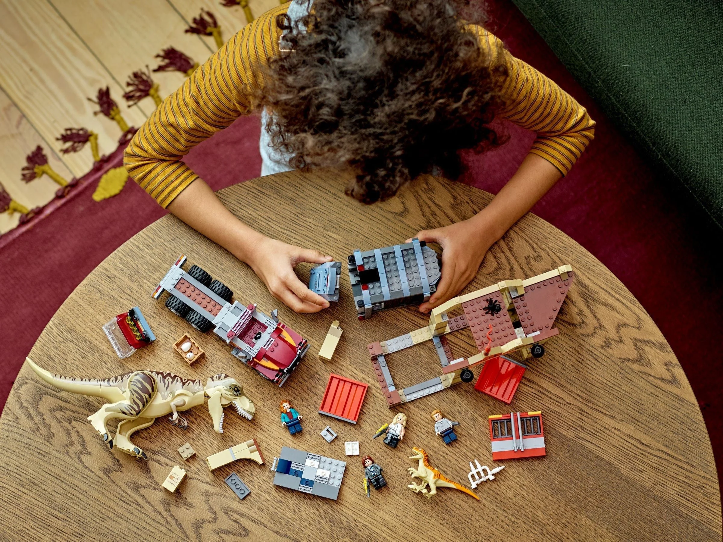 LEGO® 76948 Ucieczka tyranozaura i atrociraptora - zdjęcie 10