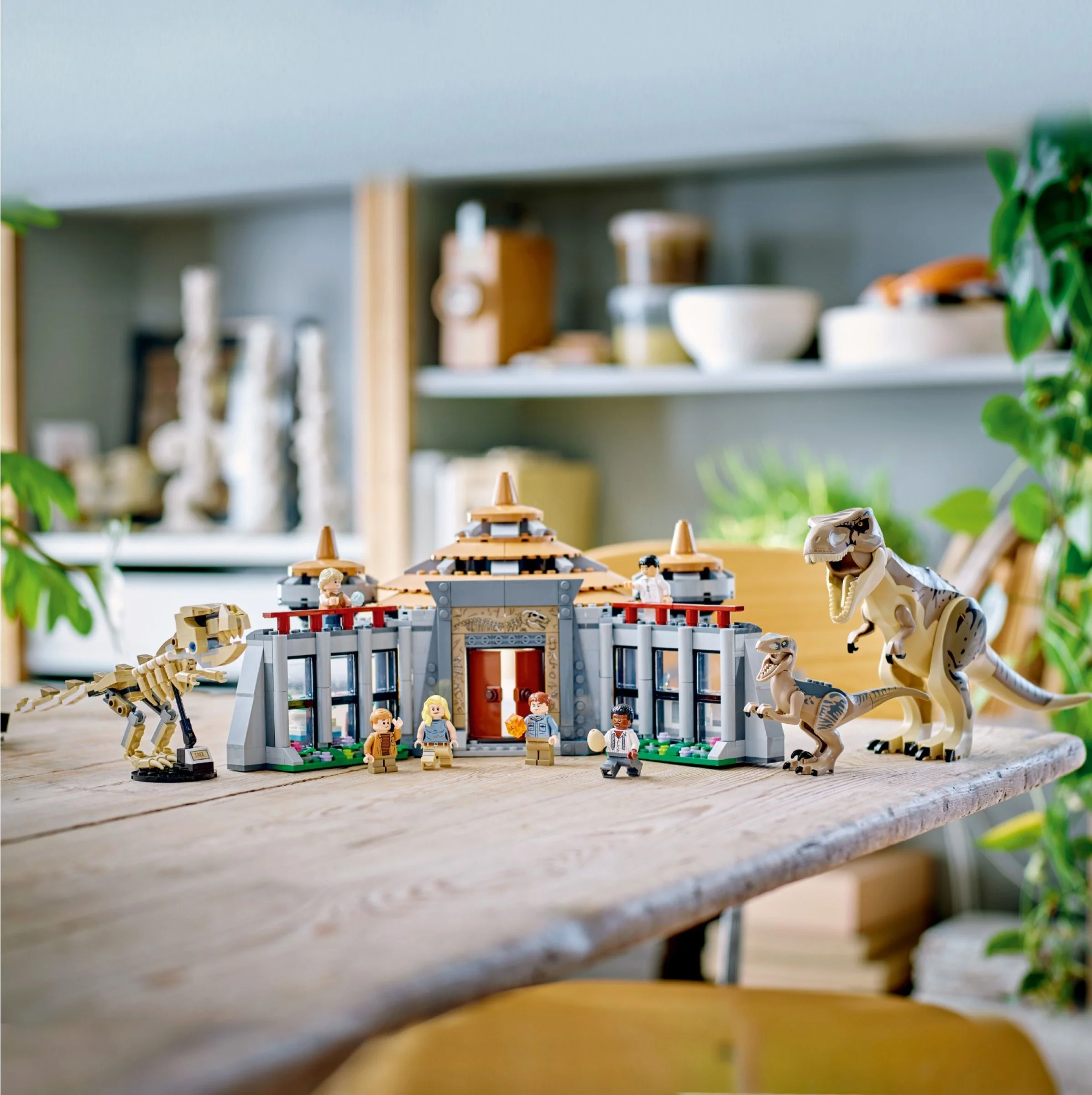 LEGO® 76961 Centrum dla odwiedzających: atak tyranozaura i raptora - zdjęcie 8