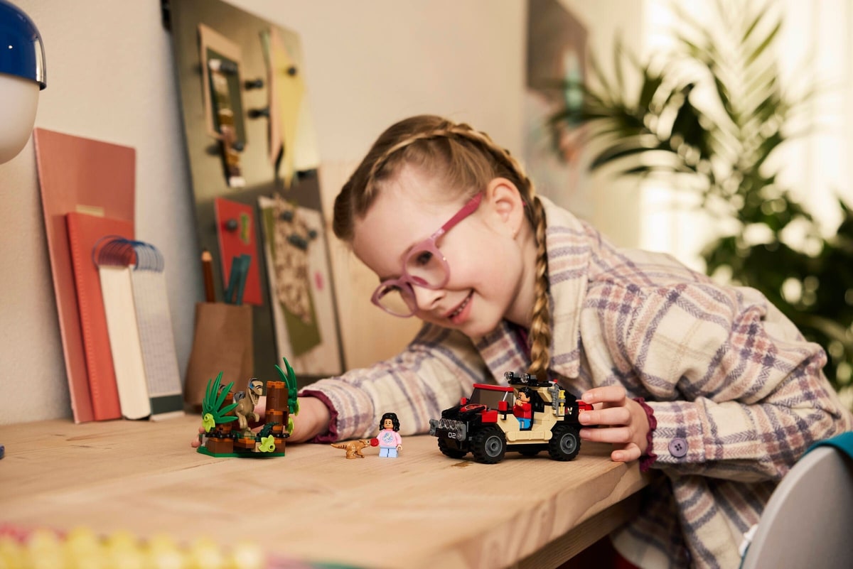 LEGO® 76972 Ucieczka terenówką przed raptorem - zdjęcie 10