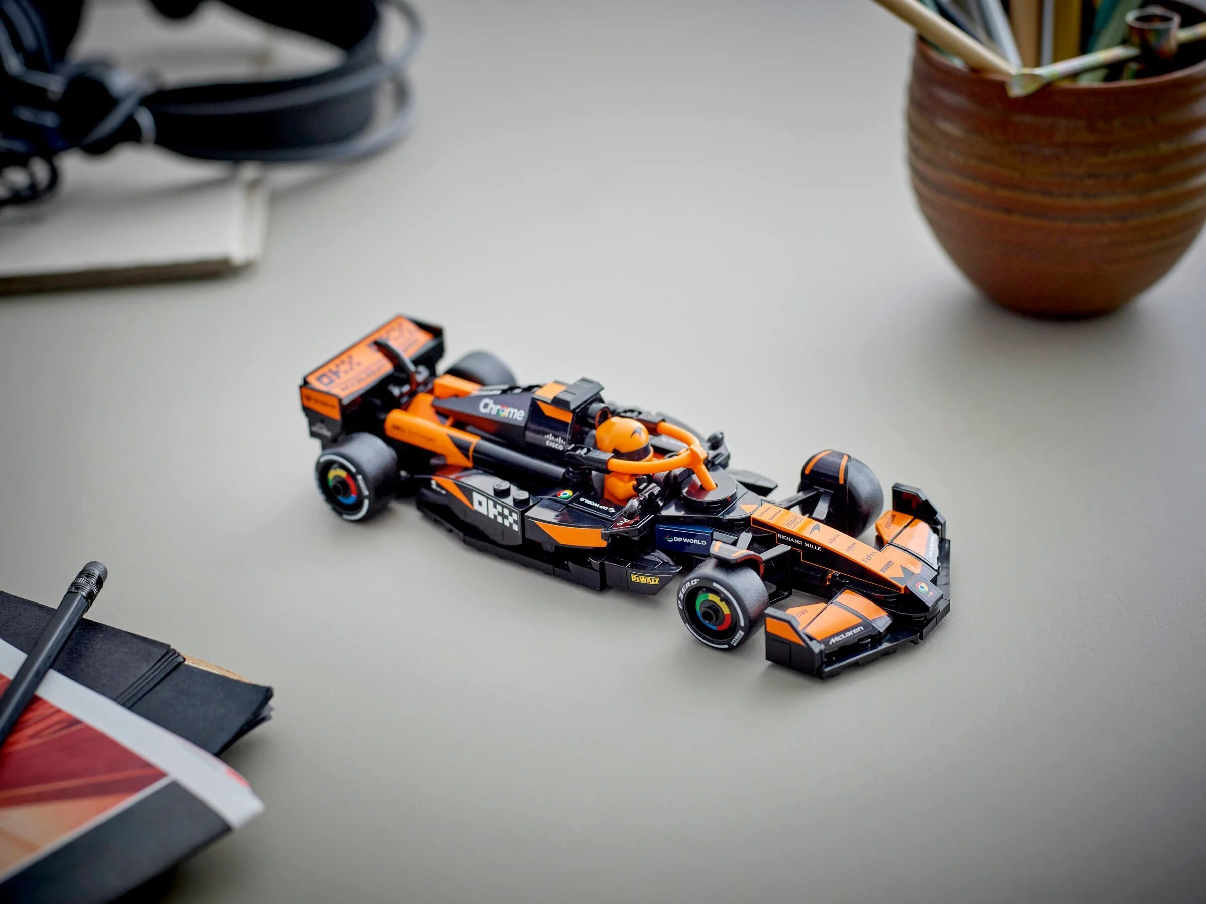 LEGO® 77251 Zespół Bolid F1® McLaren MCL38 - zdjęcie 7