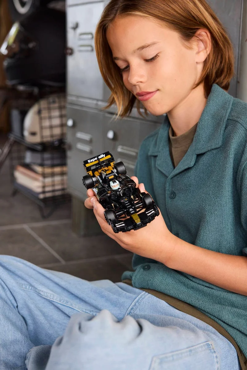 LEGO® 77252 LEGO Speed Champions F1: film - APXGP Team Race Car - zdjęcie 7