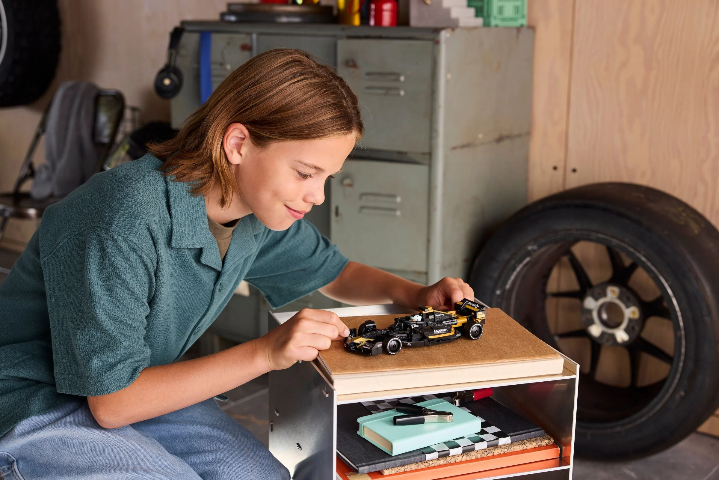 LEGO® 77252 LEGO Speed Champions F1: film - APXGP Team Race Car - zdjęcie 25