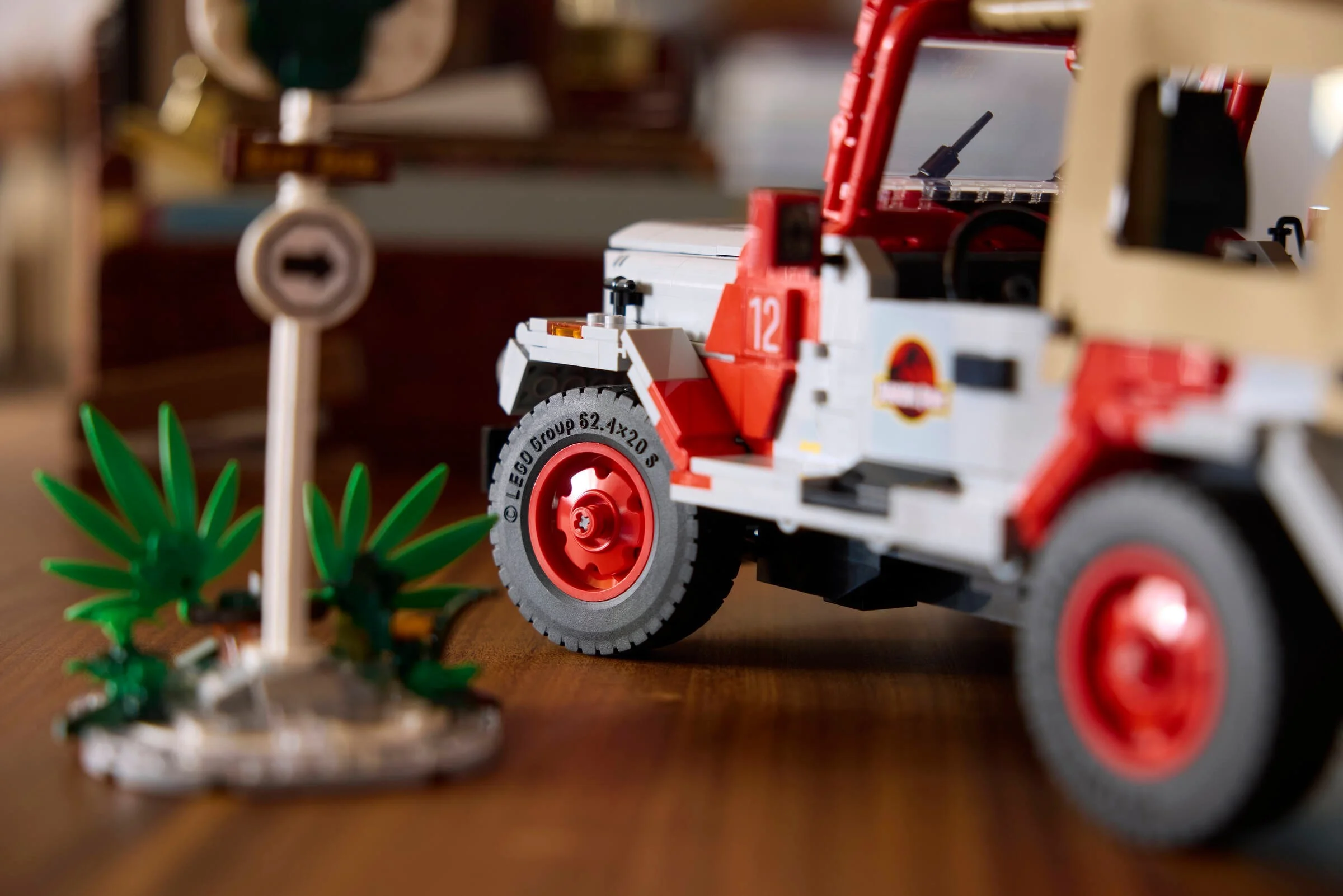 LEGO® 77984 Jurassic Park Jeep Wrangler - zdjęcie 13