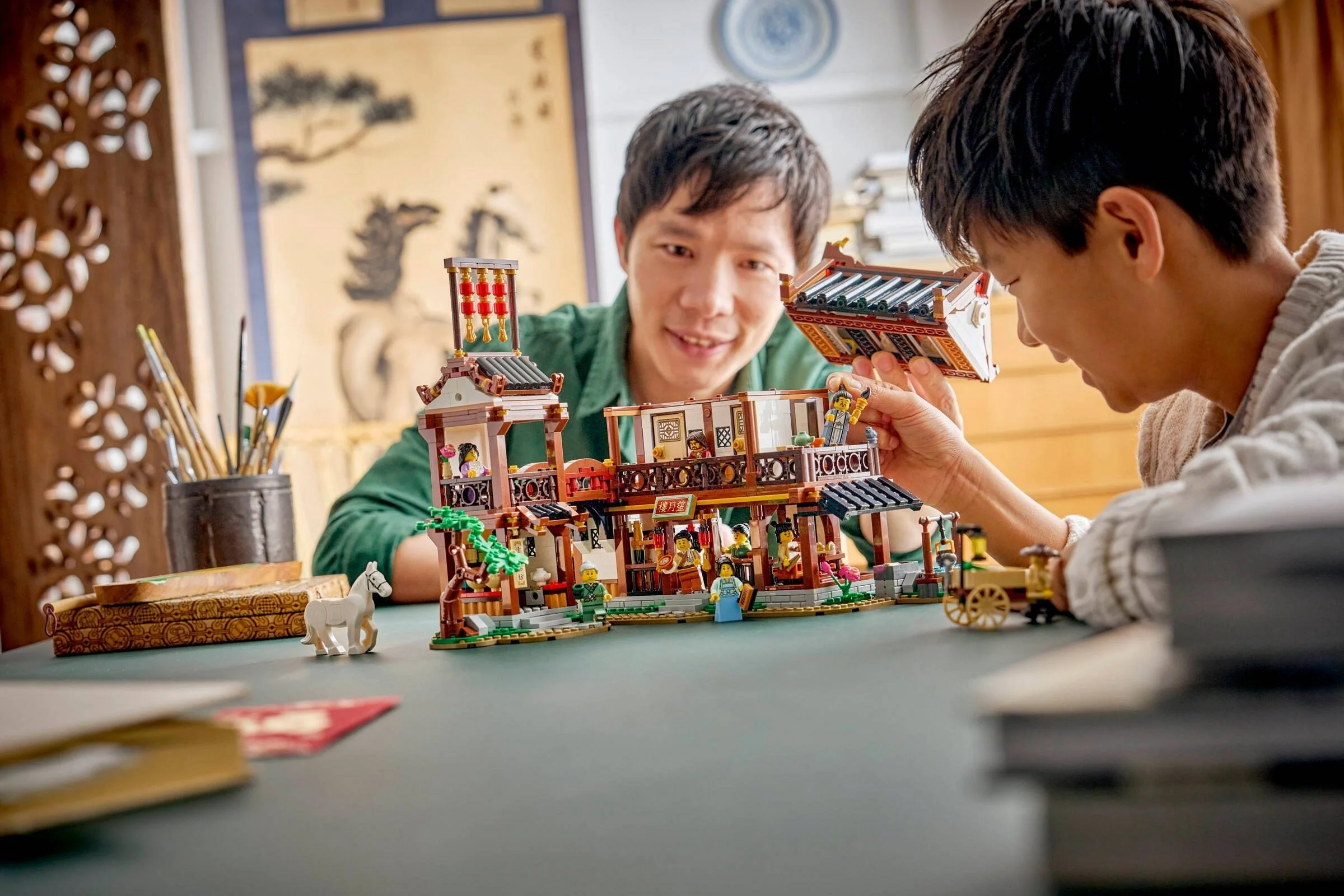 LEGO® 80121 Stary zajazd - zdjęcie 4