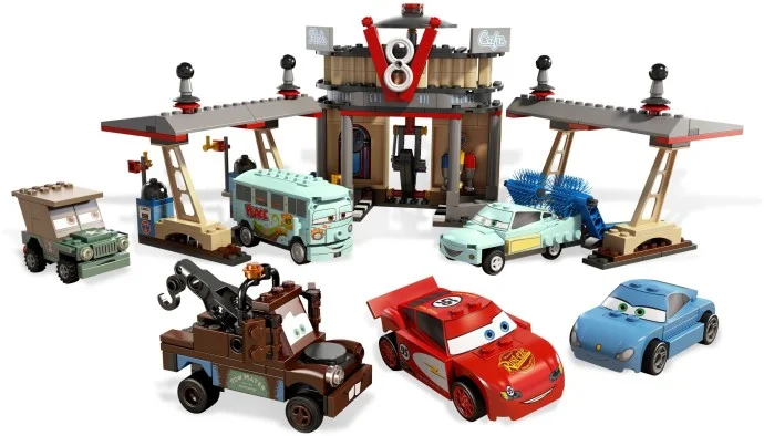 Lego – Flo’s V8 Café