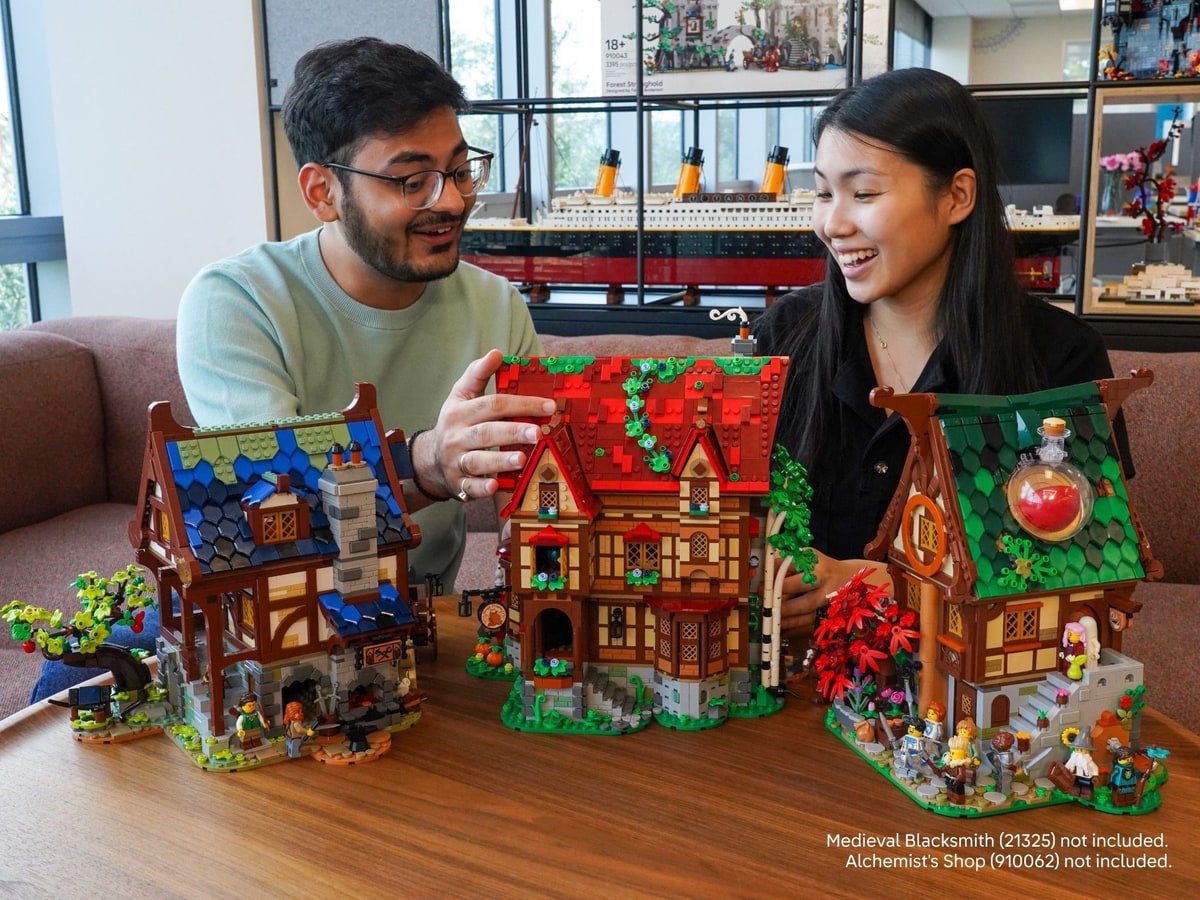 LEGO® 910070 Gospoda „Pod Śpiącym Smokiem" - zdjęcie 11