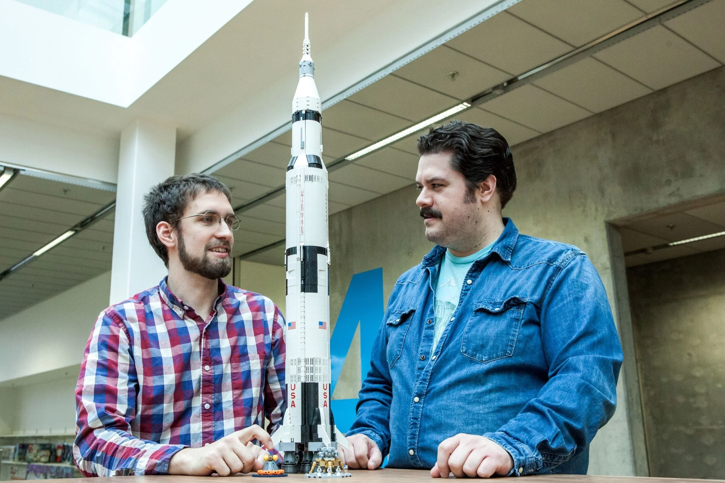 LEGO® 92176 Rakieta NASA Apollo Saturn V - zdjęcie 8