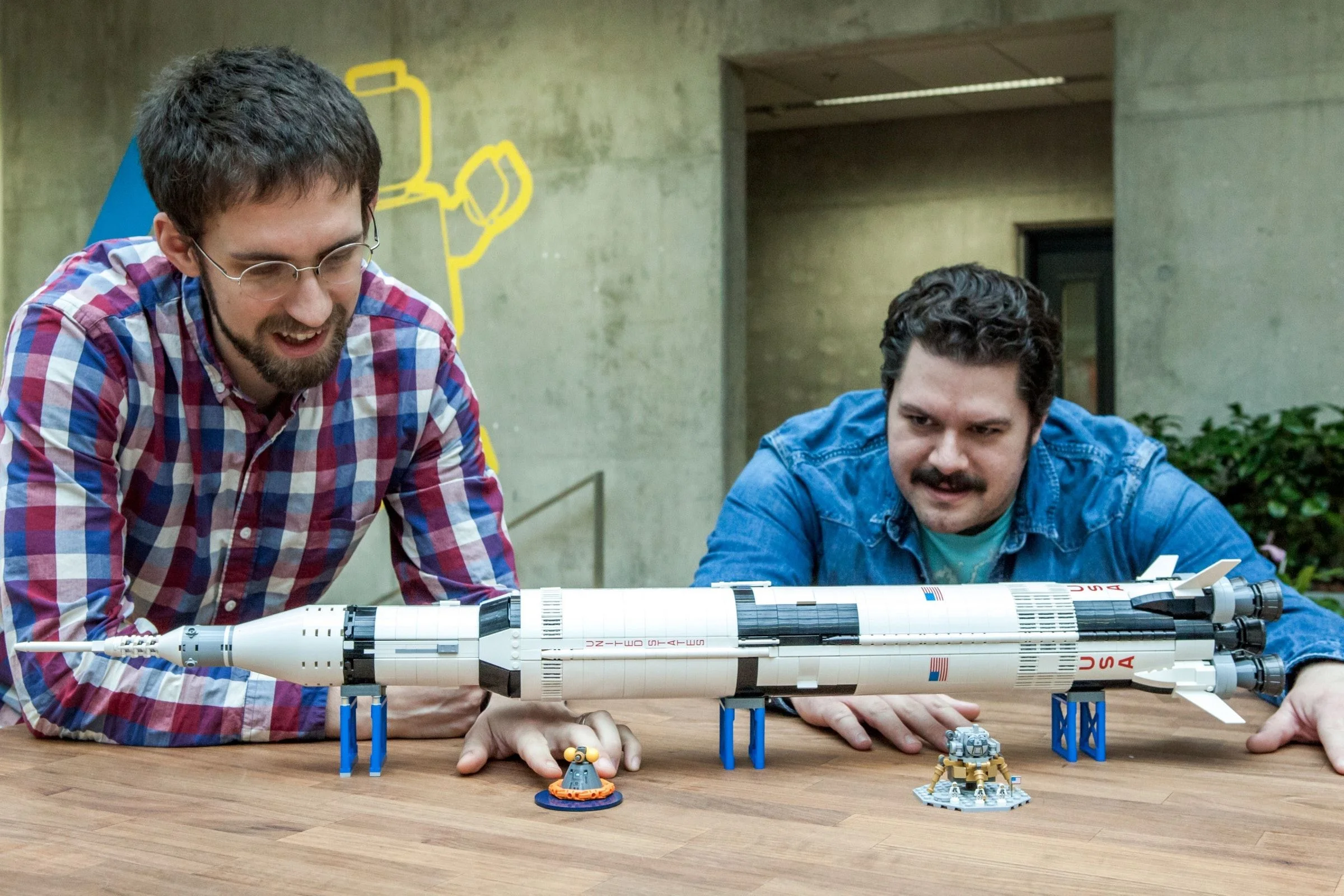 LEGO® 92176 Rakieta NASA Apollo Saturn V - zdjęcie 1